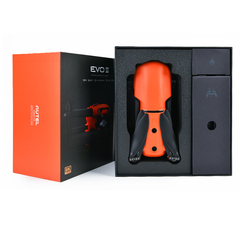 道通AUTEL EVO II無人機(jī),AUTEL EVO2,道通AUTEL EVO 2是新一代性能標(biāo)桿無人機(jī)，具備強(qiáng)悍的9公里圖傳40分鐘續(xù)航（無風(fēng) 勻速飛行），最大抗風(fēng)8級，最快飛行速度20米/秒。機(jī)身配備12路視覺傳感器，融合主相機(jī)、超聲波、IMU 等19組傳感器，實時構(gòu)建三維地圖和規(guī)劃路徑，不僅僅是感知，更可實現(xiàn)多角度全方位避障。通過模塊化云臺設(shè)計，可分為8K版（4800萬像素 1/2英寸CMOS）、6K版（2000萬像素 1英寸CMOS）、熱成像標(biāo)準(zhǔn)版（320分辨率）、熱成像進(jìn)階版（640分辨率）。